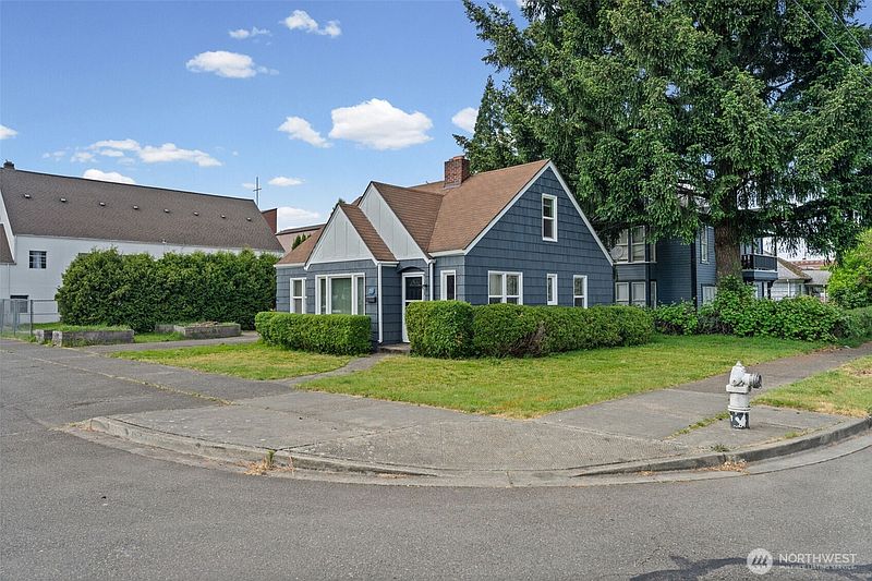 3rd image of 205 W Saar Street