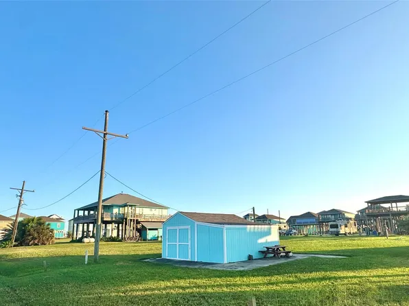 851 S Sage Rd, Crystal Beach, TX 77650