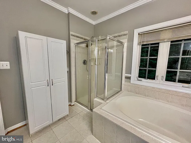 12402 Falconbridge Dr — Photo 9