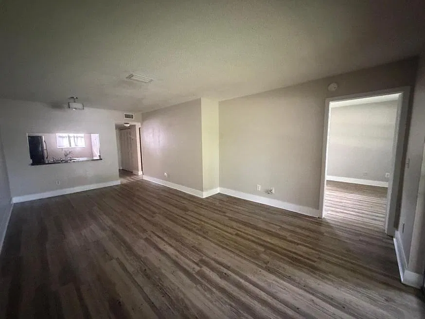 2 bed, 2.0 bath, 914 sqft, $2,000 — Photo 4