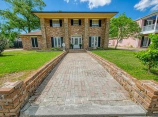 5525 Wimbledon Ct, New Orleans, LA 70131