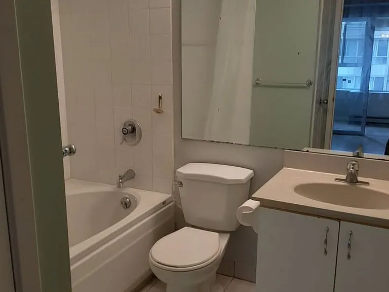 711 Bay St #821 — Photo 6