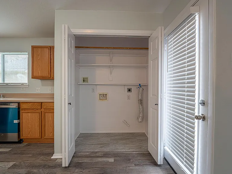 6247 Elton Knolls St — Photo 10