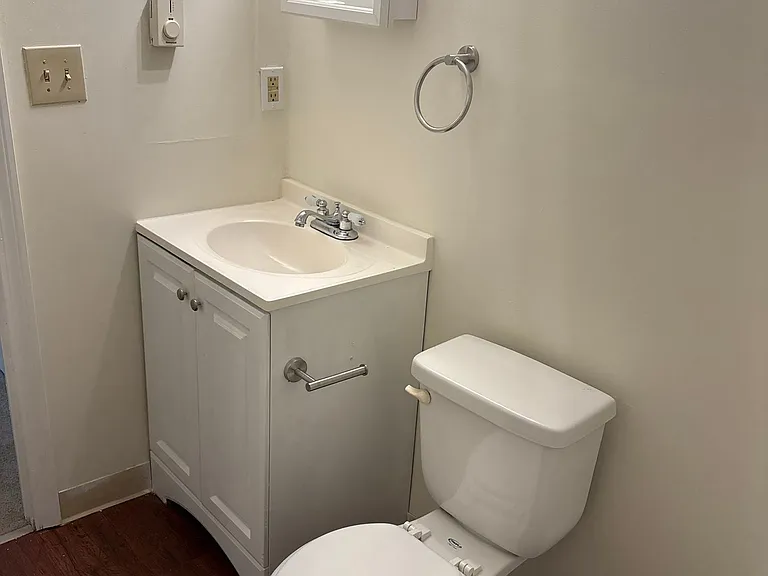 High Ridge Apartments - Two Bedroom One Bath Apartments - Heat & Hot Water Included — Photo 2