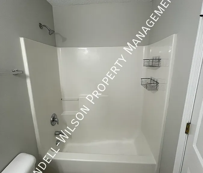 2800 Gross Ave — Photo 15