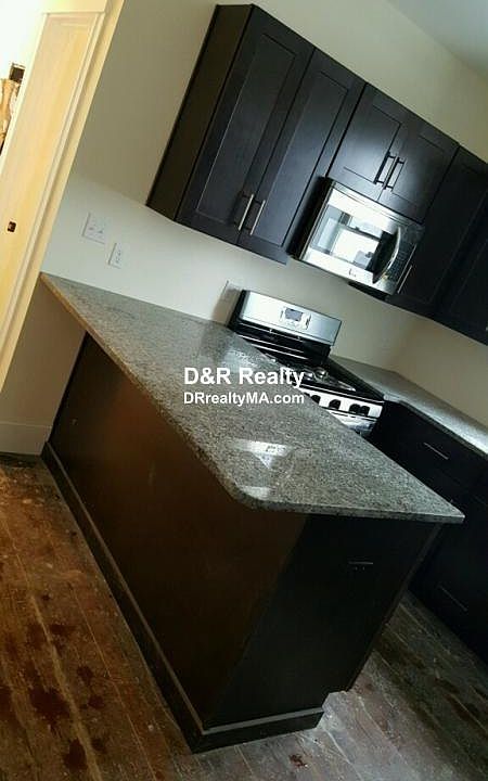 2nd image of 33 Sumner St #2