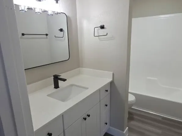 101 Melody Ln, Wills Pt, TX 75169