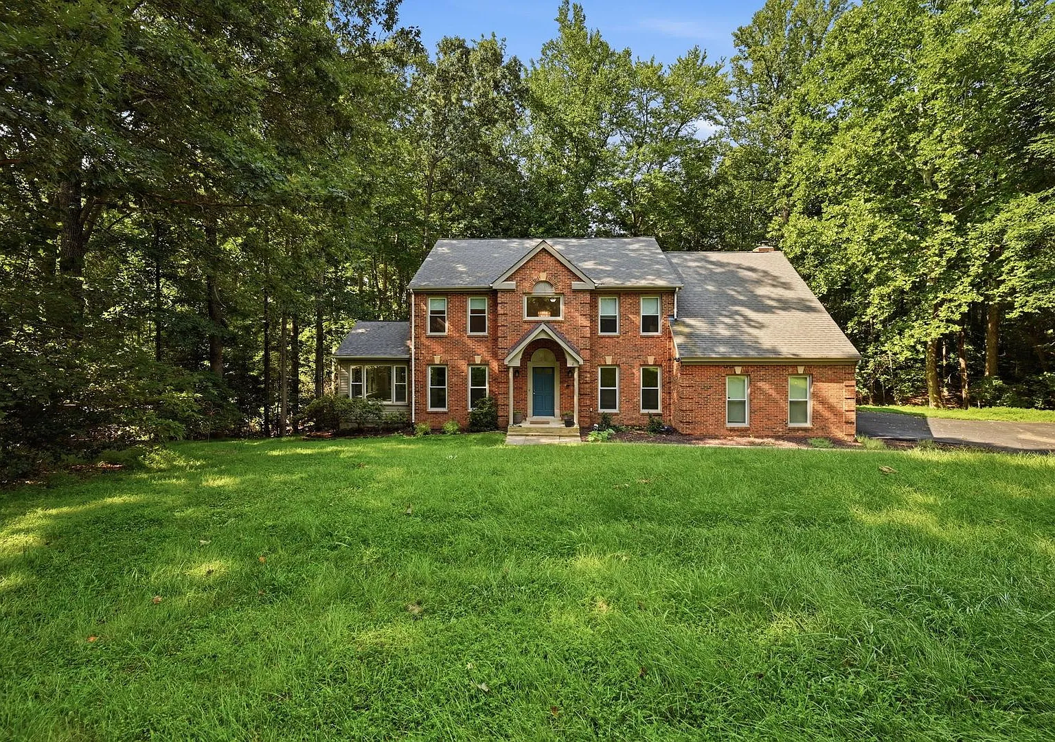 2 English Hills Dr — Photo 2