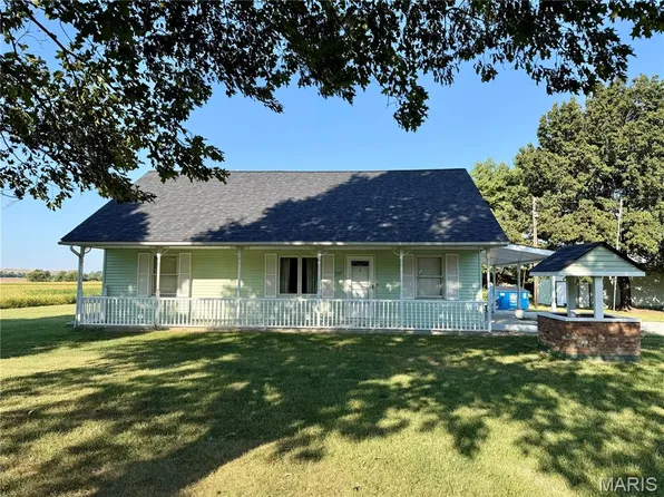 5059 Smith Dr, Edwardsville, IL 62025