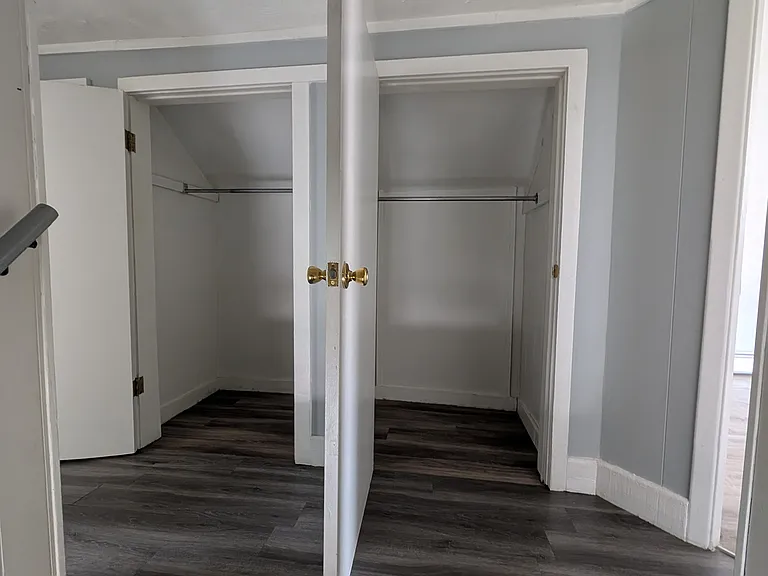 526 Plainfield St — Photo 16