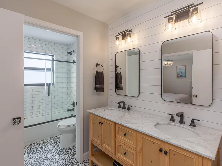 2478 Bedford Mews Dr — Photo 14