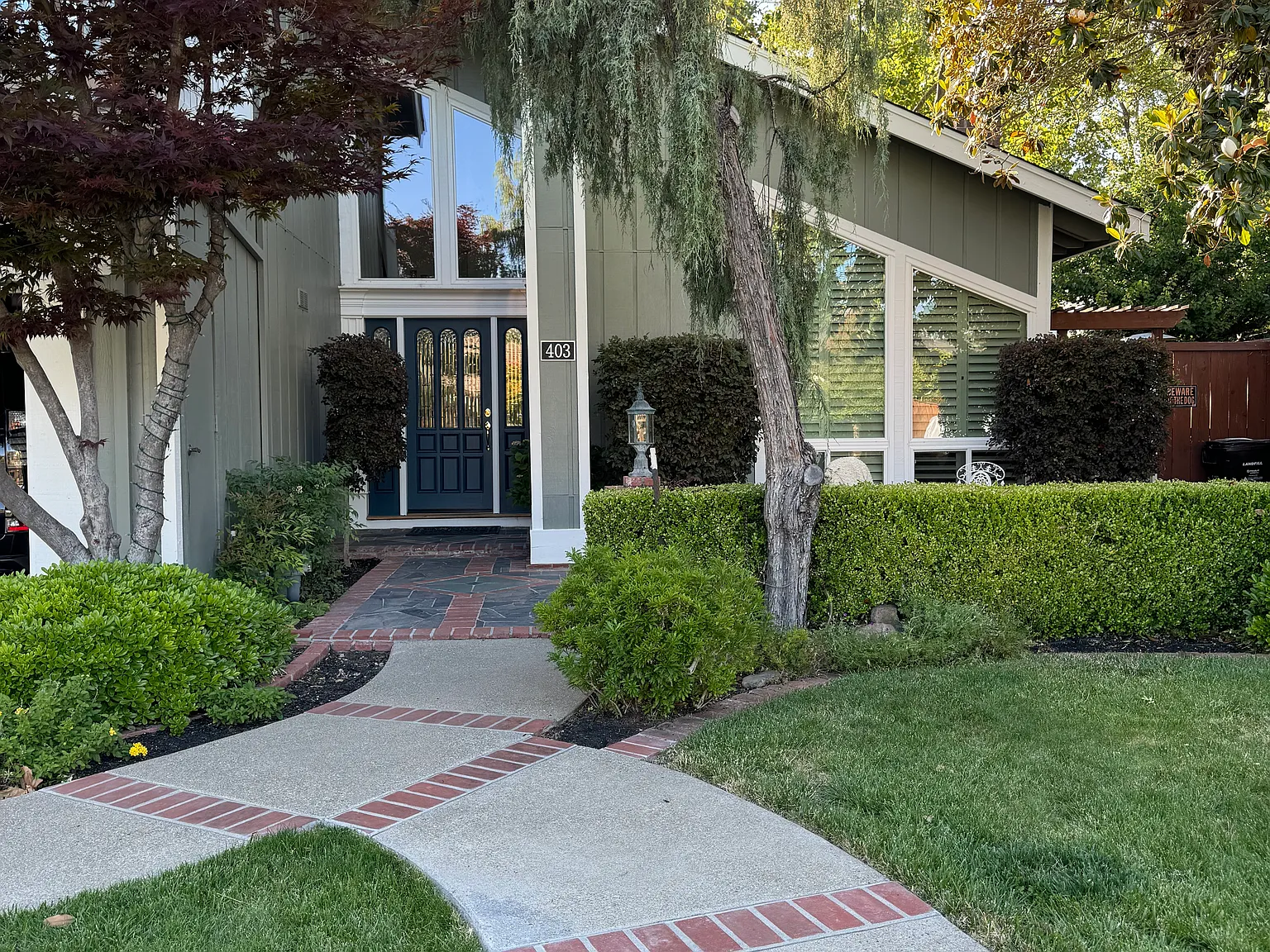 403 Jensen Ct — Photo 4