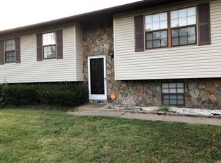 1209 Pine Tree Ln, Cahokia, IL 62206
