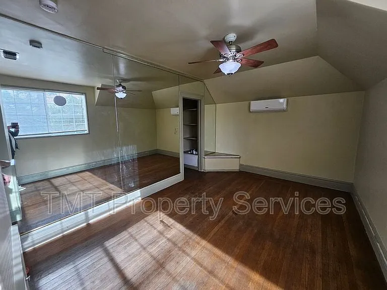 1214 N Pershing Ave — Photo 100