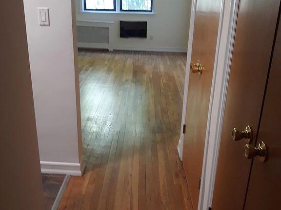 4th image of 405 E 82nd St APT 2B
