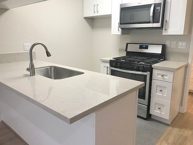 1st image of 13049 Oxnard St APT 7