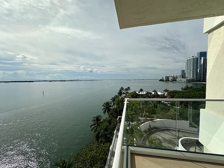 800 Claughton Island Dr #805 — Photo 4