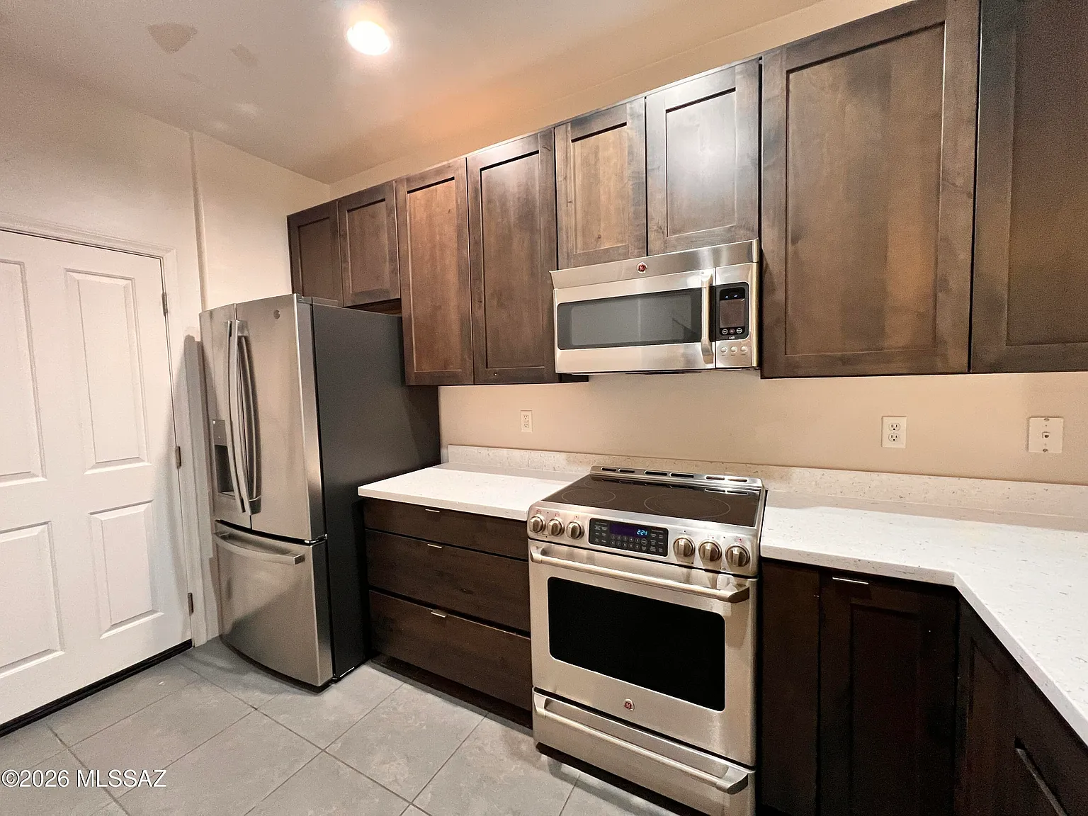 3 bed, 2.5 bath, 1630 sqft, $2,150 — Photo 3
