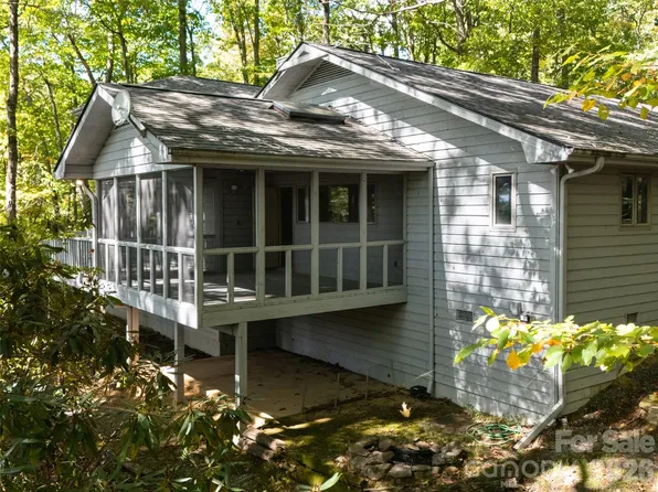 172 Clock Crest Dr, Pisgah Forest, NC 28768