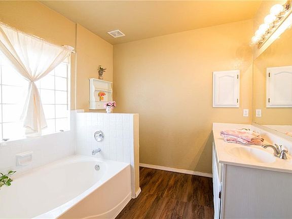 4th image of 1516 Plaza Verde Dr