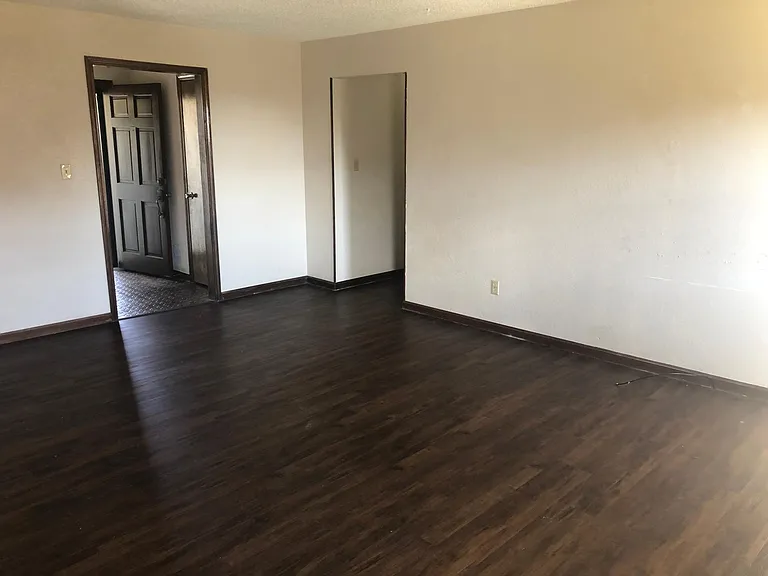 1250 S John Ave — Photo 5