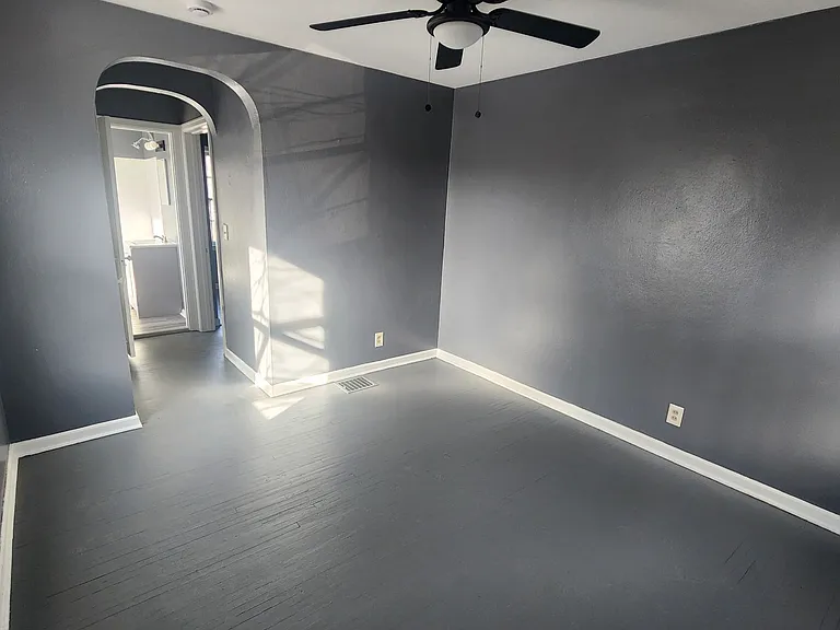 1725 E High St #1725 — Photo 4