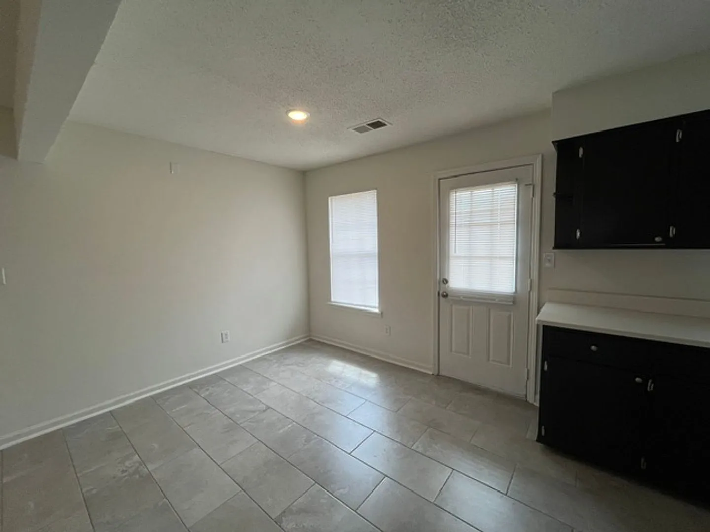 Renovated 3 Bedroom 2 Bath Home for Rent! — Photo 4