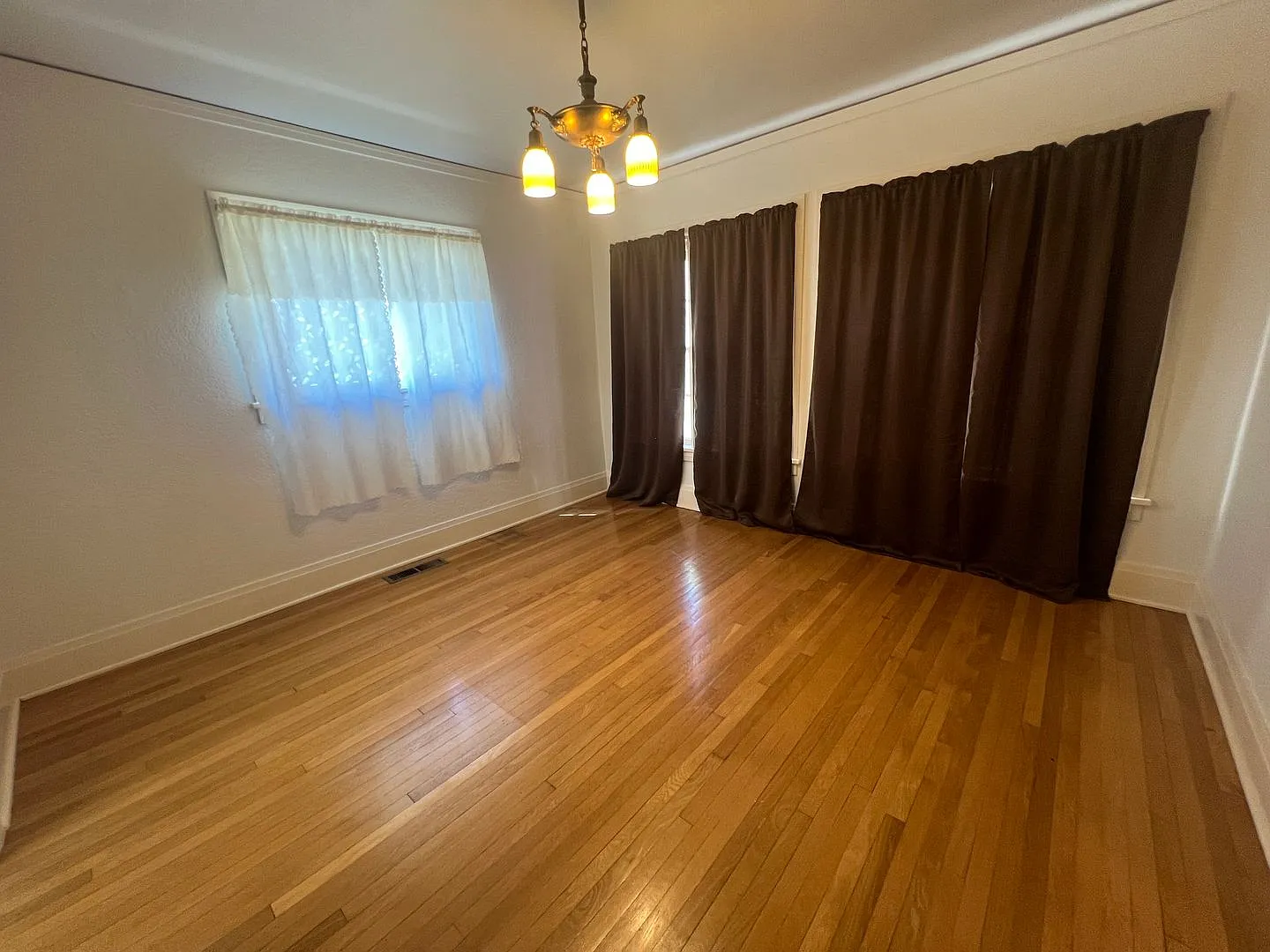 925 Lincoln Street — Photo 4