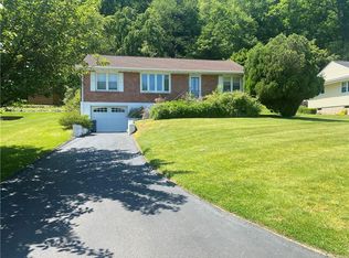 17 Bender Ct, Stony Pt, NY 10980