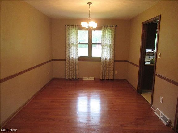 3rd image of 310 Shadydale Dr