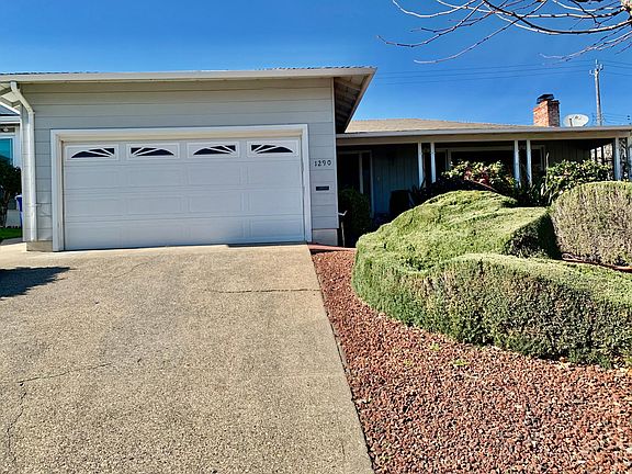 2nd image of 1290 Hillcrest Blvd