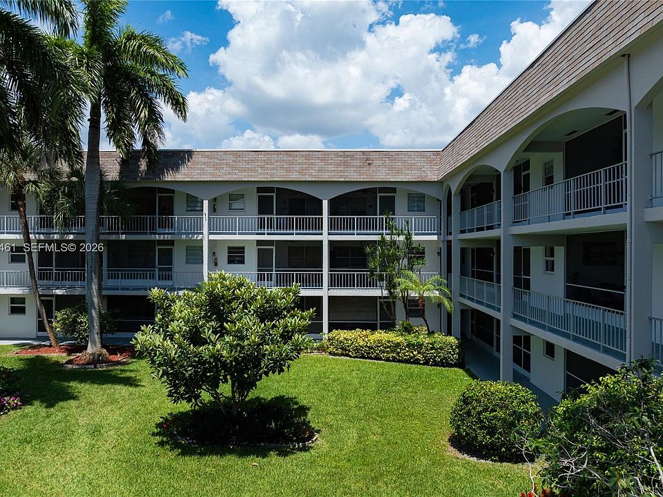 1st image of 541 Blue Heron Dr APT 308