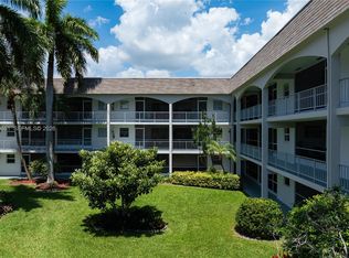 541 Blue Heron Dr APT 308, Hallandale Beach, FL 33009