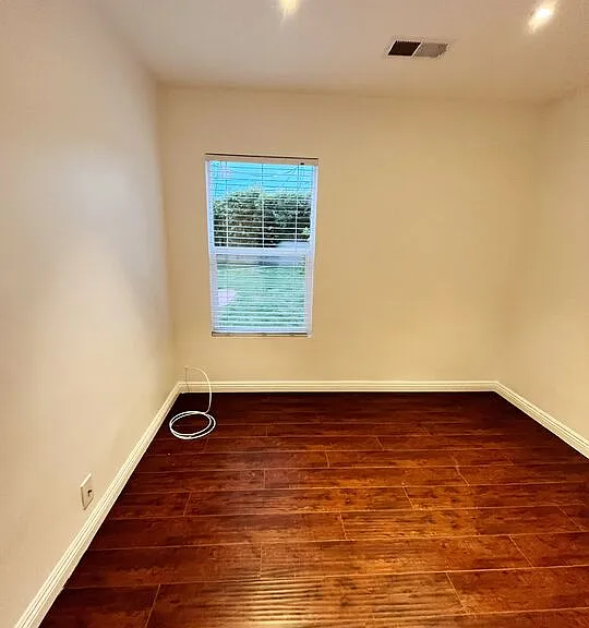 14744 Magnolia Blvd — Photo 19
