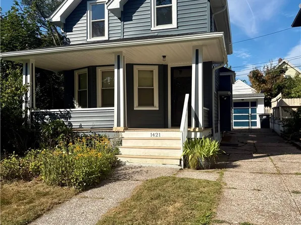 1421 Rio St, Lakewood, OH 44107