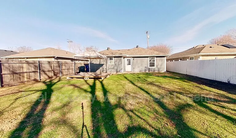 1614 S Montgomery St — Photo 19
