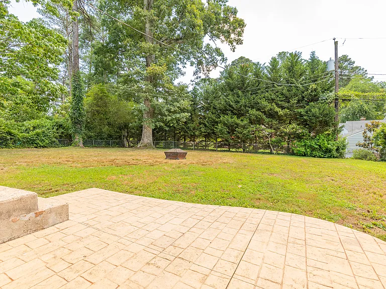 8807 Turnbull Ave — Photo 11