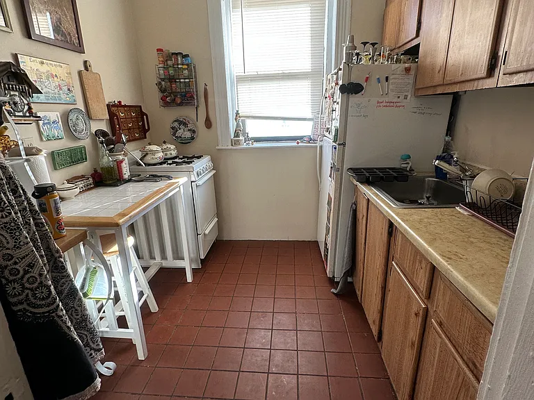 31 Saint Lukes Rd #1 — Photo 3