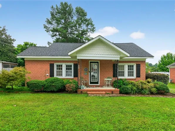 1511 Griggs St, Suffolk, VA 23434