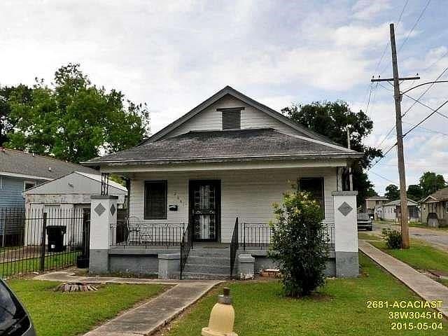 1st image of 2618 Acacia St