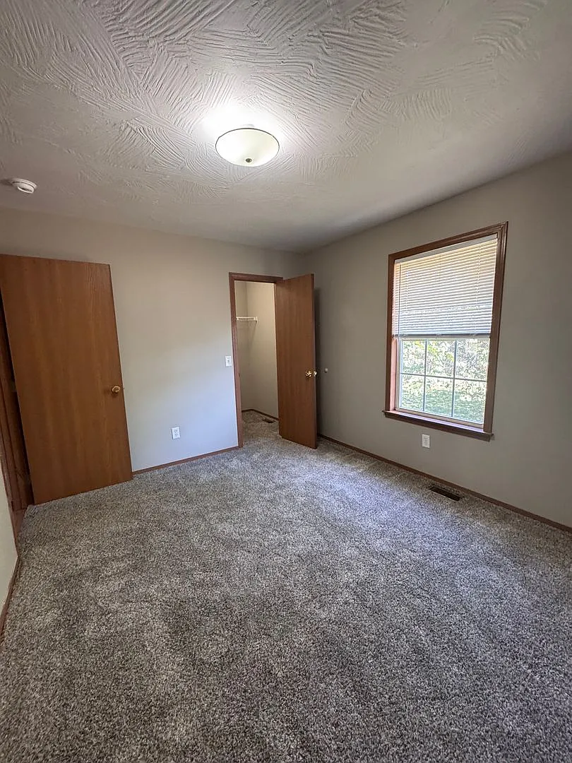 3 Bed 2 Bath 2 car Home for rent in Republic MO! — Photo 4