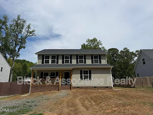 824 Roane St Photo 1