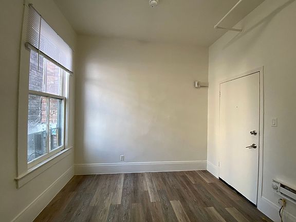 2nd image of 124 Waverly Pl APT 211