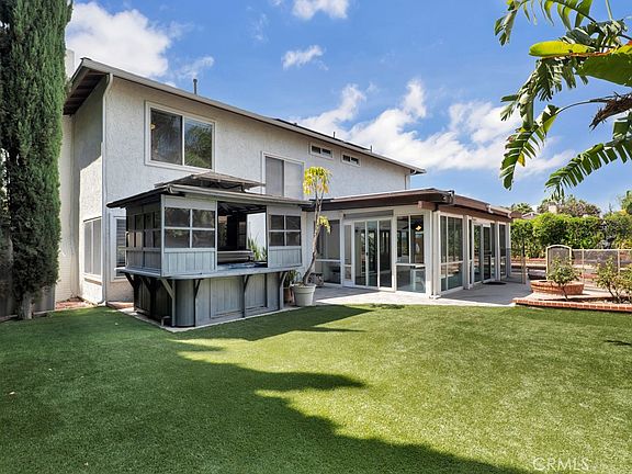3rd image of 2048 Shelby Ln