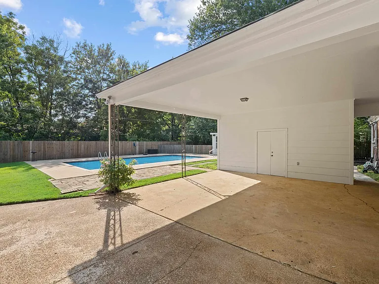 1539 Brookside Dr — Photo 8