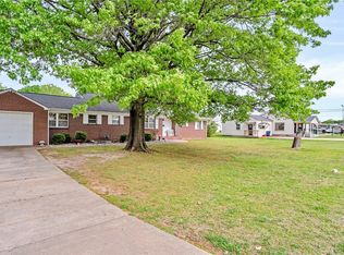 923 S Mount Olive St, Siloam Springs, AR 72761