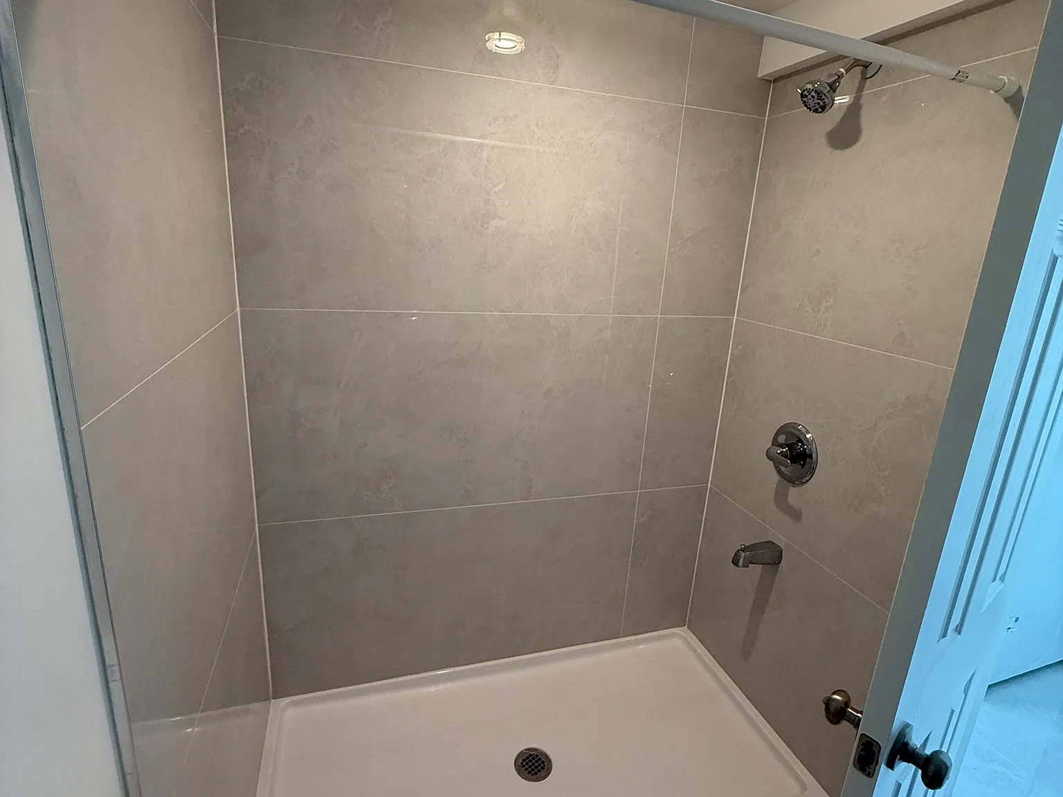 Studio, 500 sqft, $1,400 — Photo 2