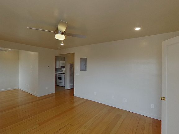 5th image of 2501 Benvenue Ave APT 12