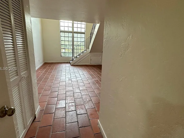 10903 N Kendall Dr #227 — Photo 2