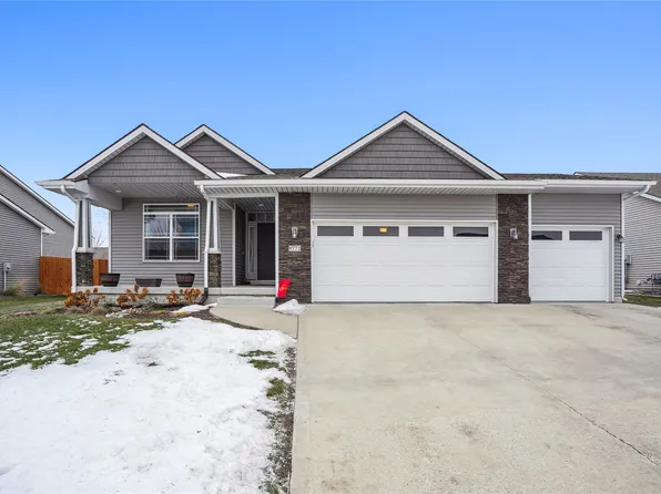 9772 Alderwood Dr, West Des Moines, IA 50266